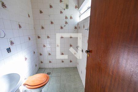 Casa à venda com 240m², 6 quartos e 2 vagas Casa à venda com 240m², 6 quartos e 2 vagasSuite