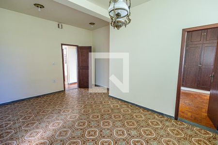 Casa à venda com 240m², 6 quartos e 2 vagas Casa à venda com 240m², 6 quartos e 2 vagasCopa