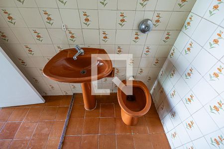 Casa à venda com 240m², 6 quartos e 2 vagas Casa à venda com 240m², 6 quartos e 2 vagasBanheiro de serviço