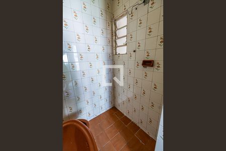 Casa à venda com 240m², 6 quartos e 2 vagas Casa à venda com 240m², 6 quartos e 2 vagasBanheiro de serviço