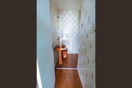 Casa à venda com 240m², 6 quartos e 2 vagas Casa à venda com 240m², 6 quartos e 2 vagasBanheiro de serviço