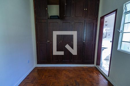 Casa à venda com 240m², 6 quartos e 2 vagas Casa à venda com 240m², 6 quartos e 2 vagasQuarto 4 / suite