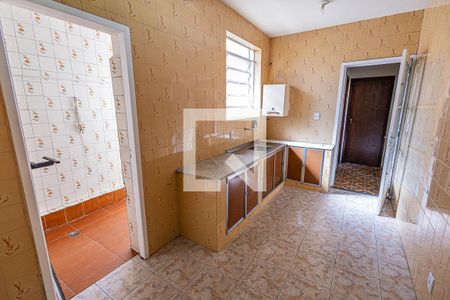 Casa à venda com 240m², 6 quartos e 2 vagas Casa à venda com 240m², 6 quartos e 2 vagasCozinha