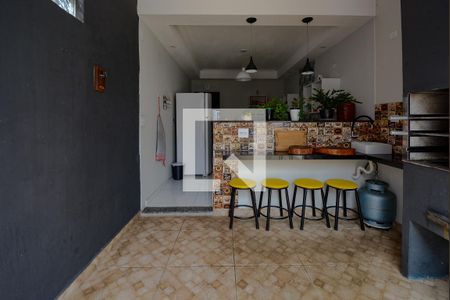 Casa à venda com 150m², 3 quartos e 2 vagas Casa à venda com 150m², 3 quartos e 2 vagasChurrasqueira