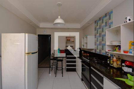 Casa à venda com 150m², 3 quartos e 2 vagas Casa à venda com 150m², 3 quartos e 2 vagasCozinha