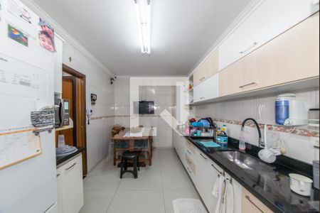 Casa à venda com 180m², 4 quartos e 2 vagas Casa à venda com 180m², 4 quartos e 2 vagasCozinha
