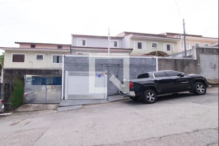 Casa à venda com 180m², 4 quartos e 2 vagas Casa à venda com 180m², 4 quartos e 2 vagasFachada