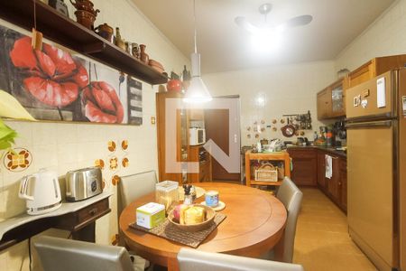 Apartamento à venda com 169m², 3 quartos e 2 vagas Apartamento à venda com 169m², 3 quartos e 2 vagasCozinha