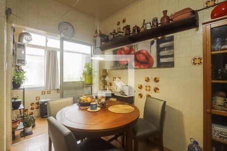 Apartamento à venda com 169m², 3 quartos e 2 vagas Apartamento à venda com 169m², 3 quartos e 2 vagasCozinha