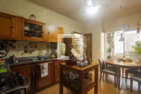 Apartamento à venda com 169m², 3 quartos e 2 vagas Apartamento à venda com 169m², 3 quartos e 2 vagasCozinha