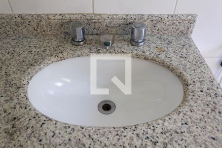 Casa à venda com 114m², 3 quartos e 2 vagas Casa à venda com 114m², 3 quartos e 2 vagasBanheiro