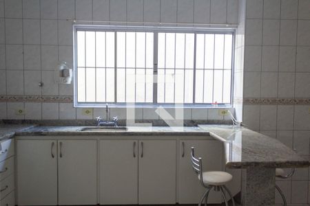 Casa à venda com 114m², 3 quartos e 2 vagas Casa à venda com 114m², 3 quartos e 2 vagasCozinha