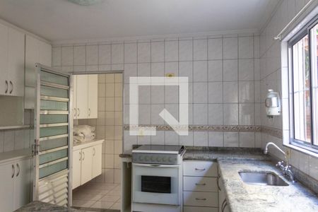 Casa à venda com 114m², 3 quartos e 2 vagas Casa à venda com 114m², 3 quartos e 2 vagasCozinha