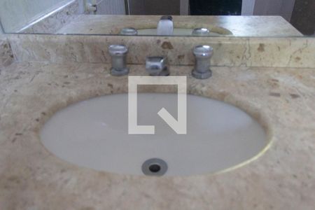 Casa à venda com 114m², 3 quartos e 2 vagas Casa à venda com 114m², 3 quartos e 2 vagasBanheiro da Suíte