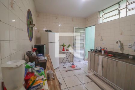 Casa à venda com 100m², 2 quartos e 2 vagas Casa à venda com 100m², 2 quartos e 2 vagasCozinha e Área de Serviço