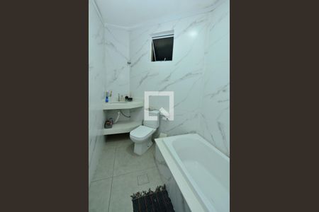 Apartamento à venda com 109m², 3 quartos e sem vagaBanheiro social