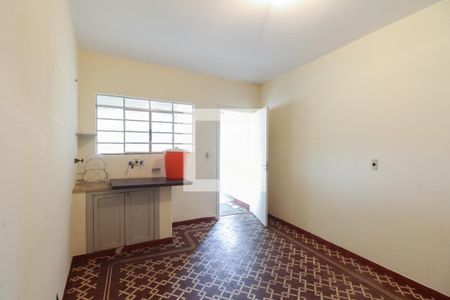 Casa à venda com 400m², 4 quartos e 6 vagas Casa à venda com 400m², 4 quartos e 6 vagasEdícula - Sala e Cozinha