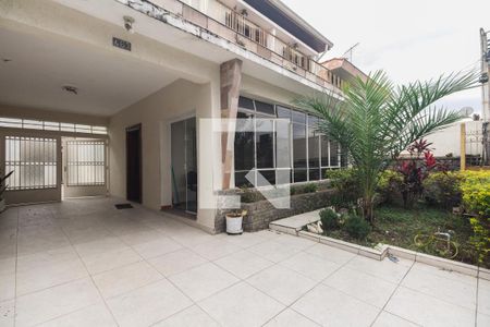 Casa à venda com 400m², 4 quartos e 6 vagas Casa à venda com 400m², 4 quartos e 6 vagasGaragem e Jardim