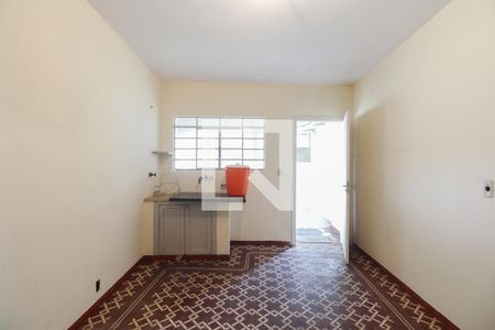 Casa à venda com 400m², 4 quartos e 6 vagas Casa à venda com 400m², 4 quartos e 6 vagasEdícula - Sala e Cozinha