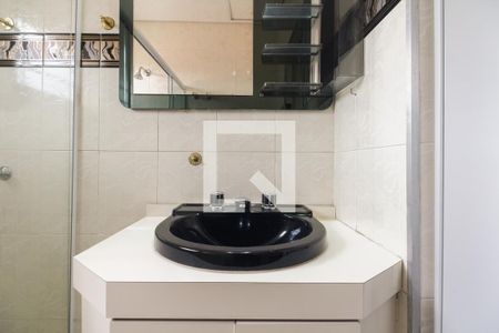 Casa à venda com 400m², 4 quartos e 6 vagas Casa à venda com 400m², 4 quartos e 6 vagasBanheiro Suíte