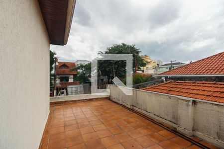 Casa à venda com 400m², 4 quartos e 6 vagas Casa à venda com 400m², 4 quartos e 6 vagasVaranda Quarto 1 e Quarto 2