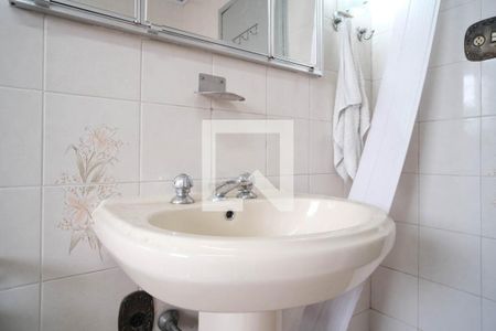 Casa à venda com 500m², 3 quartos e 3 vagas Casa à venda com 500m², 3 quartos e 3 vagasBanheiro Social