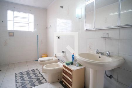 Casa à venda com 500m², 3 quartos e 3 vagas Casa à venda com 500m², 3 quartos e 3 vagasBanheiro Social