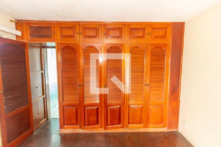 Apartamento para alugar com 245m², 4 quartos e 2 vagas Apartamento para alugar com 245m², 4 quartos e 2 vagasSuíte 2