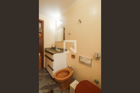 Apartamento à venda com 174m², 3 quartos e 2 vagas Apartamento à venda com 174m², 3 quartos e 2 vagasBanheiro social