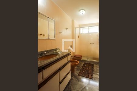 Apartamento à venda com 174m², 3 quartos e 2 vagas Apartamento à venda com 174m², 3 quartos e 2 vagasBanheiro social