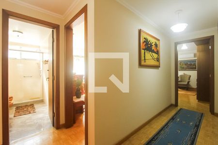 Apartamento à venda com 174m², 3 quartos e 2 vagas Apartamento à venda com 174m², 3 quartos e 2 vagasCorredor quartos