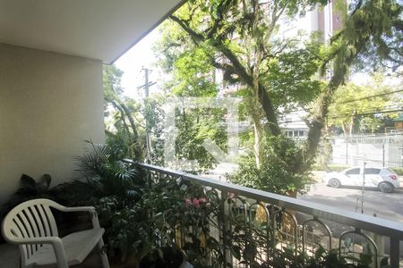 Apartamento à venda com 174m², 3 quartos e 2 vagas Apartamento à venda com 174m², 3 quartos e 2 vagasVaranda