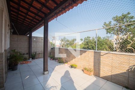 Casa de condomínio à venda com 150m², 4 quartos e 1 vaga Casa de condomínio à venda com 150m², 4 quartos e 1 vagaSacada