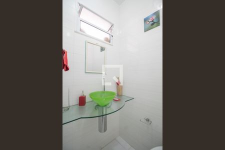 Casa de condomínio à venda com 150m², 4 quartos e 1 vaga Casa de condomínio à venda com 150m², 4 quartos e 1 vagaBanheiro