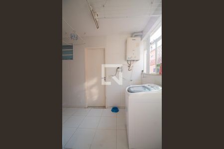 Casa de condomínio à venda com 150m², 4 quartos e 1 vaga Casa de condomínio à venda com 150m², 4 quartos e 1 vagaÁrea de serviço