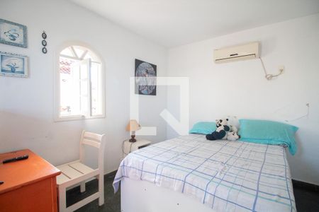 Casa de condomínio à venda com 150m², 4 quartos e 1 vaga Casa de condomínio à venda com 150m², 4 quartos e 1 vagaQuarto