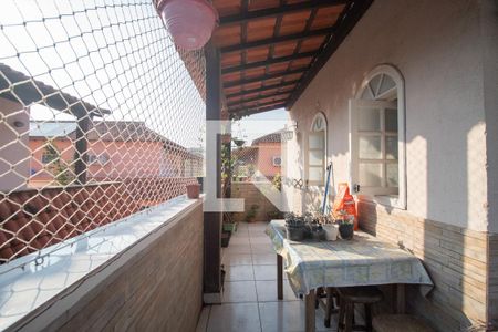 Casa de condomínio à venda com 150m², 4 quartos e 1 vaga Casa de condomínio à venda com 150m², 4 quartos e 1 vagaSacada