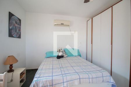 Casa de condomínio à venda com 150m², 4 quartos e 1 vaga Casa de condomínio à venda com 150m², 4 quartos e 1 vagaQuarto