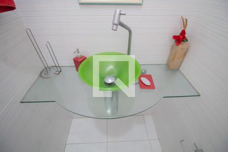 Casa de condomínio à venda com 150m², 4 quartos e 1 vaga Casa de condomínio à venda com 150m², 4 quartos e 1 vagaBanheiro