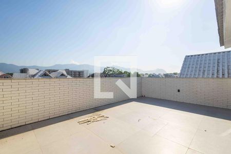 Casa de condomínio à venda com 450m², 5 quartos e 4 vagas Casa de condomínio à venda com 450m², 5 quartos e 4 vagasVaranda