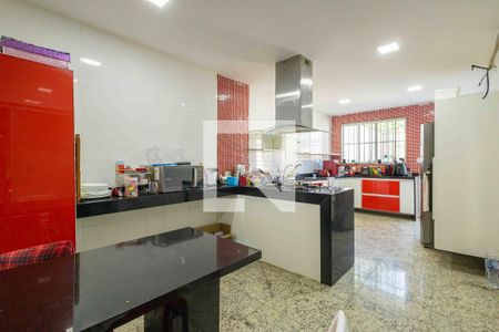 Casa de condomínio à venda com 450m², 5 quartos e 4 vagas Casa de condomínio à venda com 450m², 5 quartos e 4 vagasCozinha