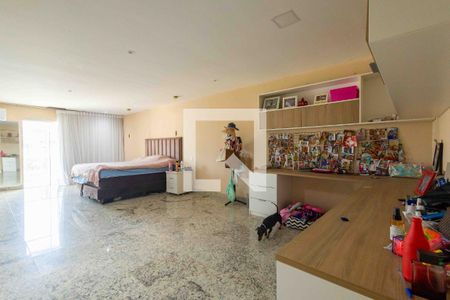 Casa de condomínio à venda com 450m², 5 quartos e 4 vagas Casa de condomínio à venda com 450m², 5 quartos e 4 vagasSuíte 2