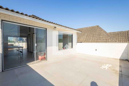 Casa de condomínio à venda com 450m², 5 quartos e 4 vagas Casa de condomínio à venda com 450m², 5 quartos e 4 vagasVaranda