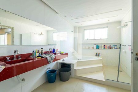 Casa de condomínio à venda com 450m², 5 quartos e 4 vagas Casa de condomínio à venda com 450m², 5 quartos e 4 vagasBanheiro da Suíte 2