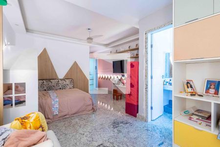 Casa de condomínio à venda com 450m², 5 quartos e 4 vagas Casa de condomínio à venda com 450m², 5 quartos e 4 vagasSuíte 3