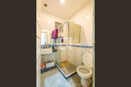 Casa de condomínio à venda com 450m², 5 quartos e 4 vagas Casa de condomínio à venda com 450m², 5 quartos e 4 vagasBanheiro Social