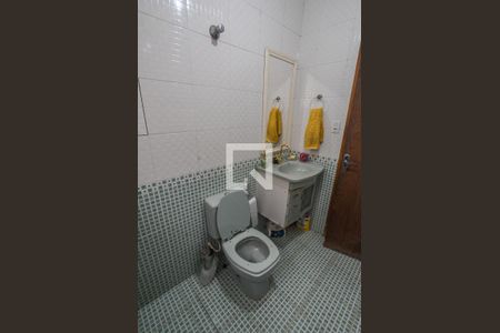 Casa à venda com 125m², 2 quartos e 2 vagasBanheiro Corredor