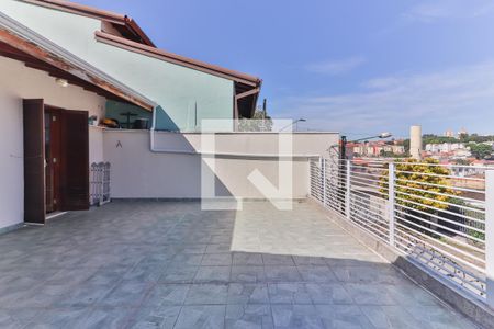 Casa à venda com 212m², 6 quartos e 2 vagasVaranda entre Quartos