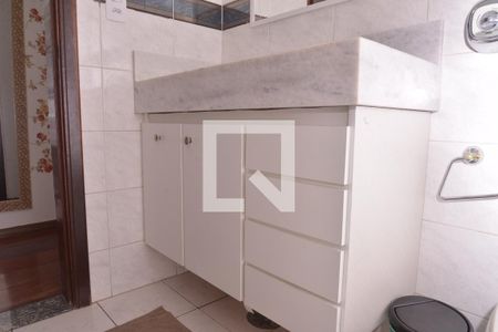 Casa à venda com 176m², 3 quartos e 2 vagasBanheiro 2