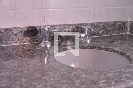 Casa à venda com 176m², 3 quartos e 2 vagasBanheiro